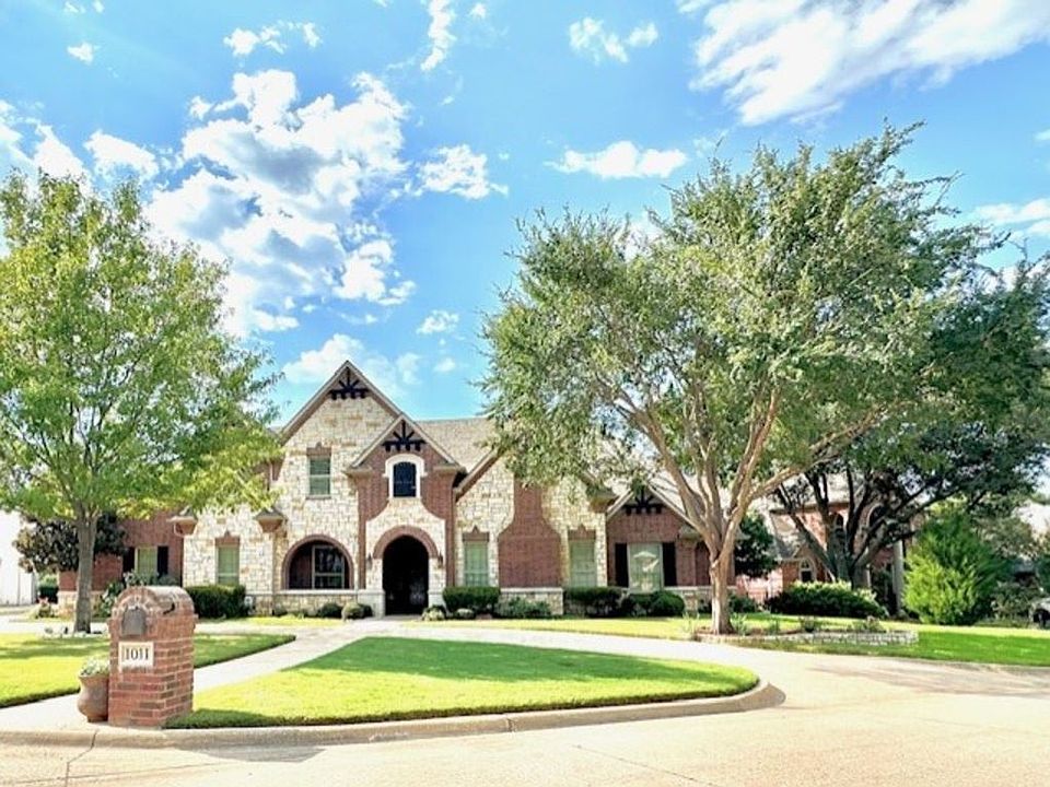 1st image of 1011 Walnut Falls Cir