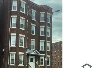 446 Maple St #1L, Holyoke, MA 01040