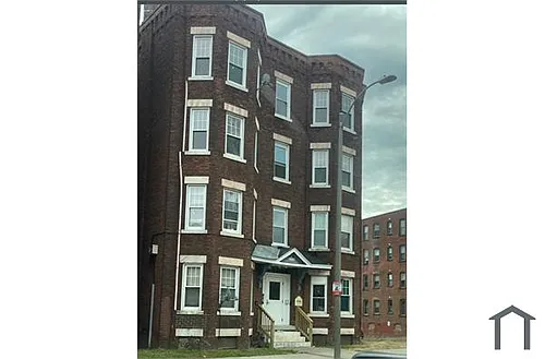 446 Maple St Photo 1
