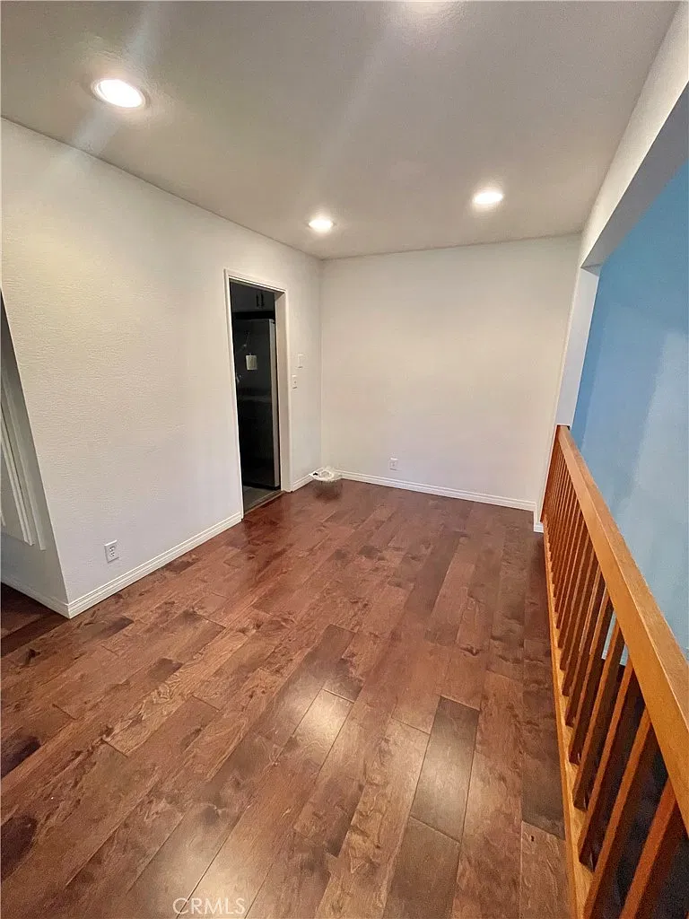 2 bed, 938 sqft, $3,300 — Photo 4
