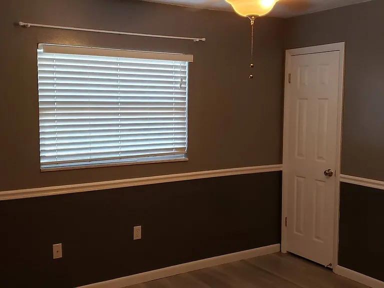 2302 Hutchinson Ave — Photo 22