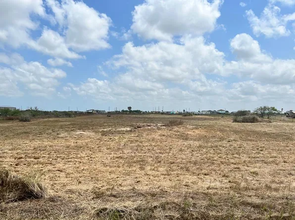 180 Allen M Parks Dr, Rockport, TX 78382