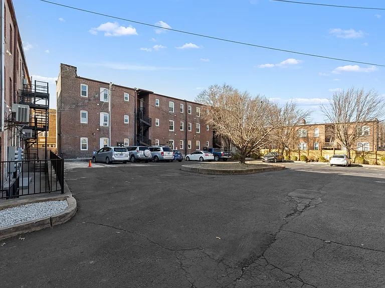 4523 Gravois Ave — Photo 17