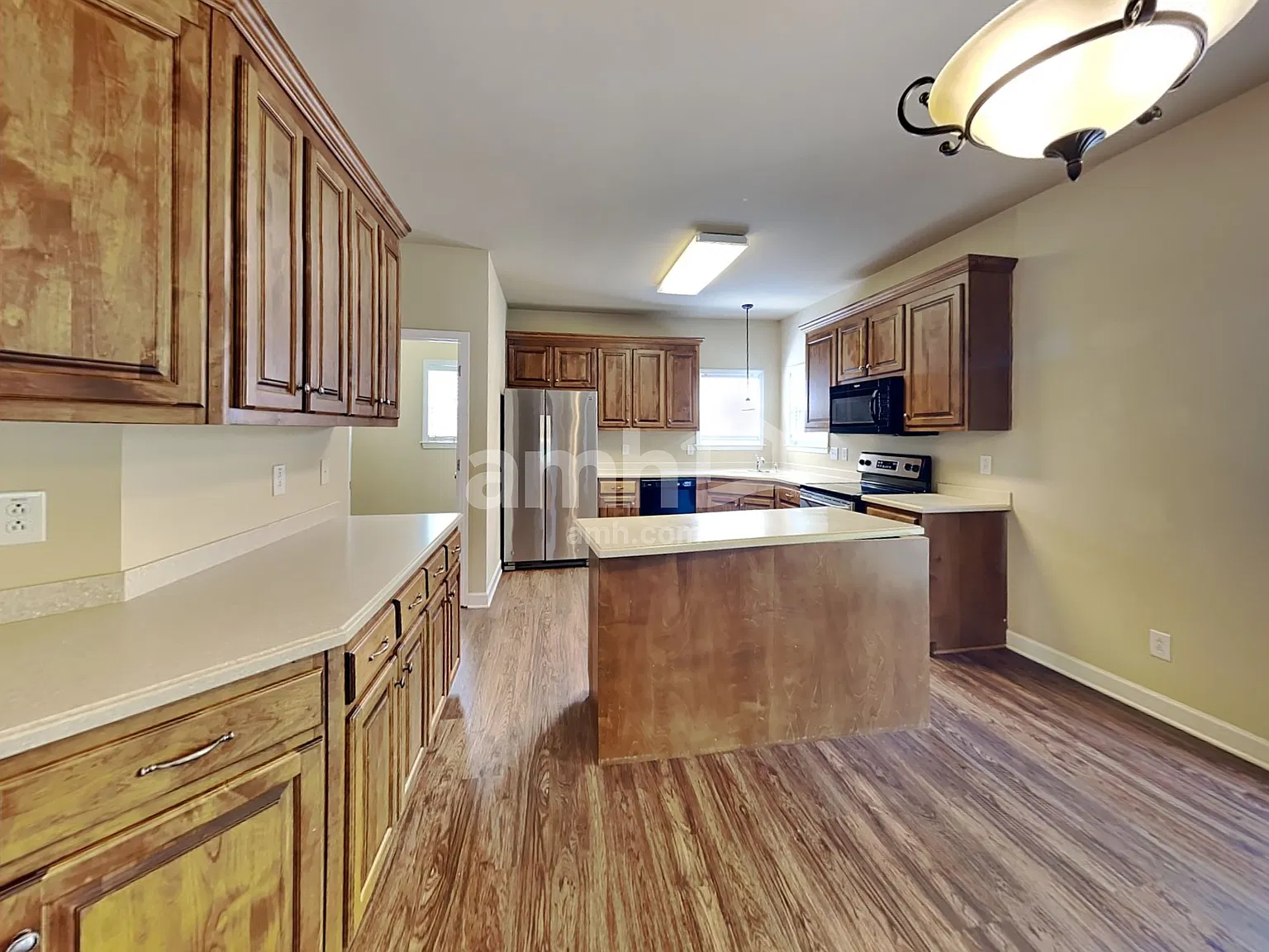 4 bed, 3.0 bath, 3053 sqft, $3,050 — Photo 4