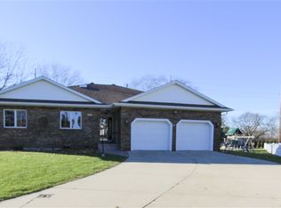 1995 Chickadee Ct, Waterloo, IA 50701