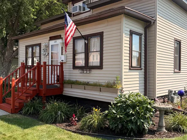 125 3rd Ave S, South Saint Paul, MN 55075