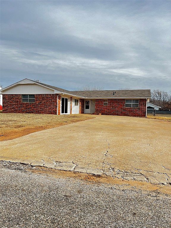 202 S Locust St, Seiling, OK 73663 MLS 1097657 Zillow