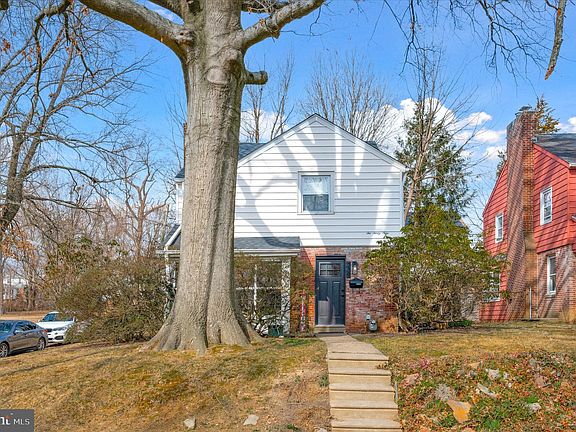 2nd image of 239 Glentay Ave