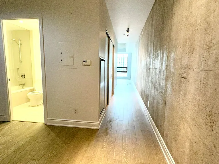 608 Richmond St W #609 — Photo 5