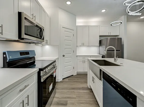 5124 Gold St #B, Houston, TX 77026