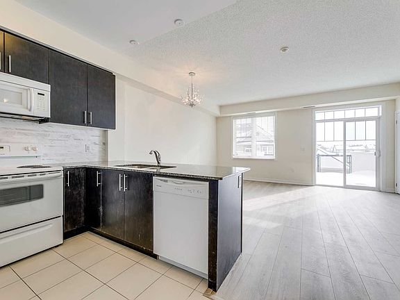 2nd image of 272 Georgian Dr #304