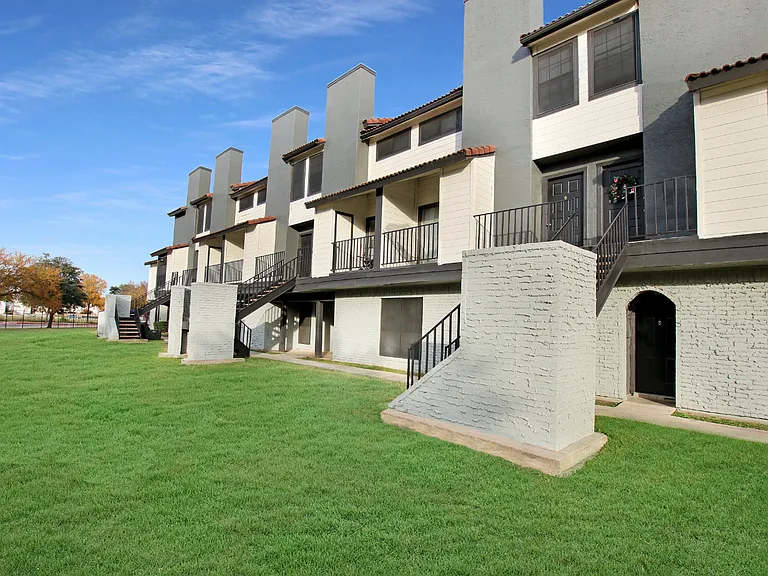 Fiona Apartment Homes — Photo 16