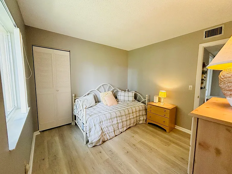 408 Pine Glen Ln #C-2 — Photo 18