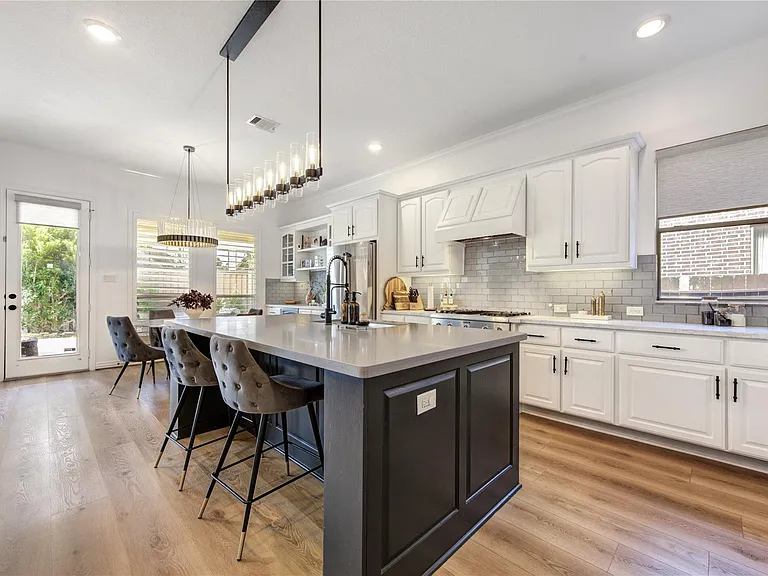 14510 Tivoli Dr — Photo 12