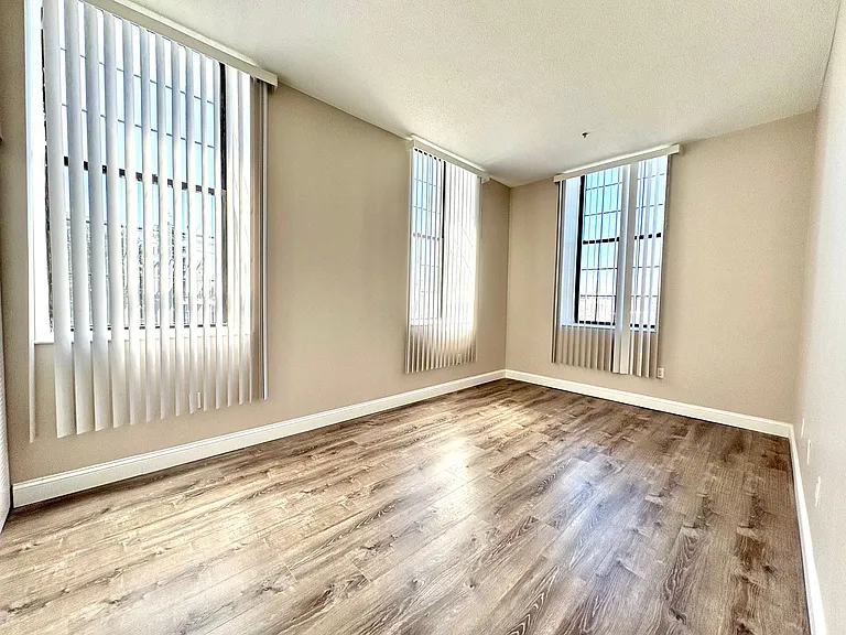 Border City Mills Apartments — Photo 36