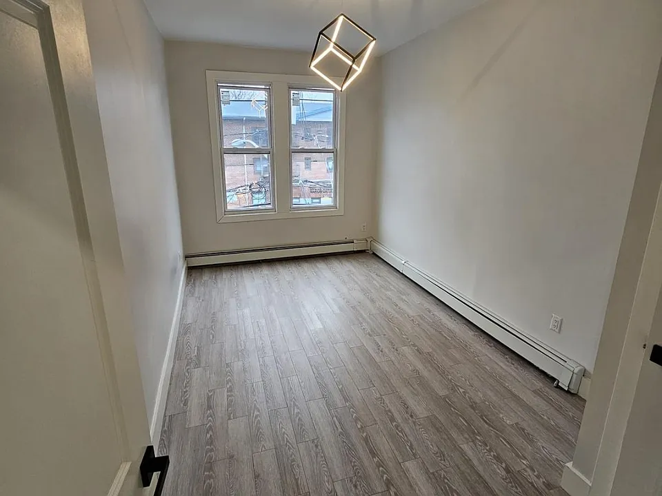 24-26 Bergen Ave #3A
