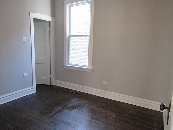 3rd image of 1947 S 55th Ct