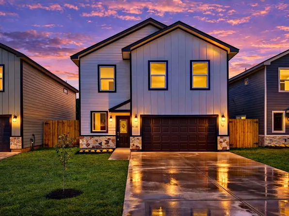 410 N 4th St, Beasley, TX 77417