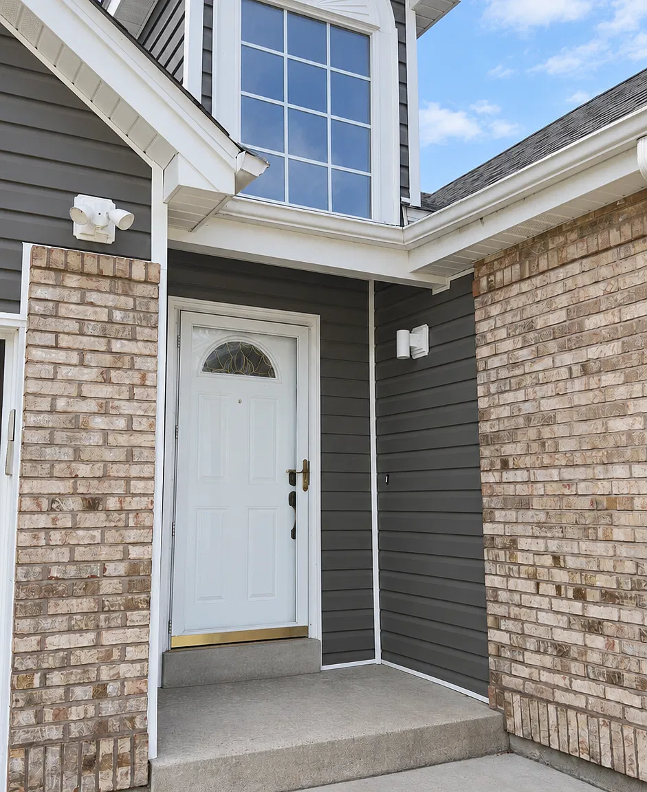 4 bed, 2596 sqft, $3,250 — Photo 2