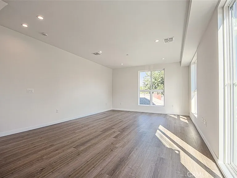 10719 Addison St #10717.2 — Photo 29