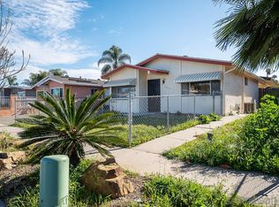 1613 Calle Bienvenido, Vista, CA 92084