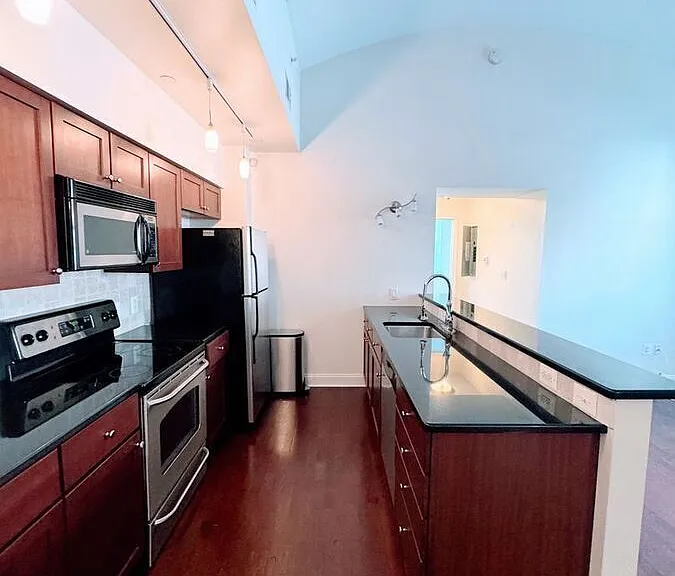 1 Academy Cir #101 — Photo 7