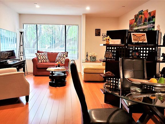 4th image of 1141 N Columbus Ave #G1002