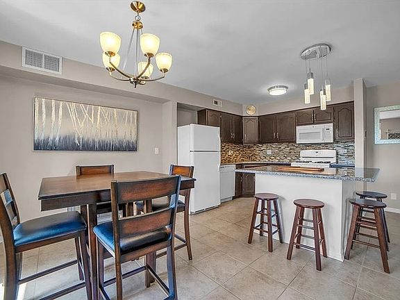 5th image of 463 Valley Dr #463