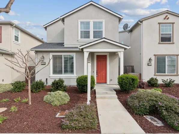 148 Heartland Dr, Hollister, CA 95023