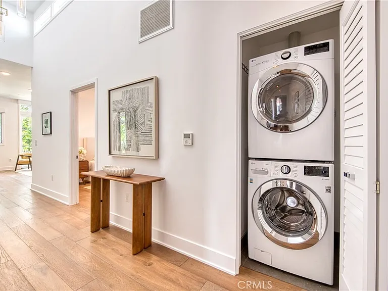 125 Hurlbut St #203 — Photo 8