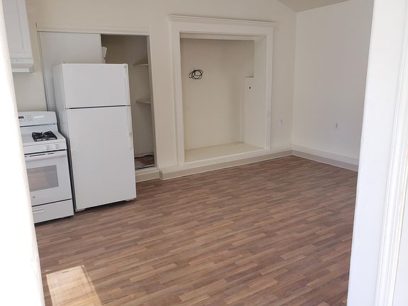 3rd image of 13360 Lincoln Ave