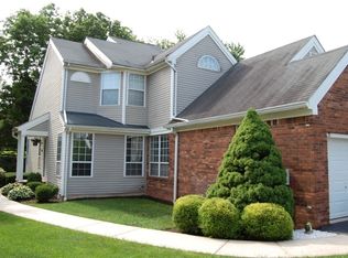 33 Daisy Ct, Whitehouse Station, NJ 08889
