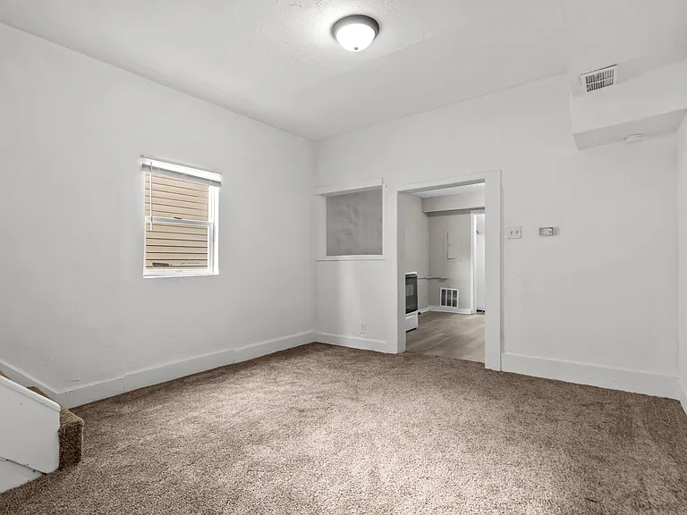 1152 Eugene St #1150 — Photo 12