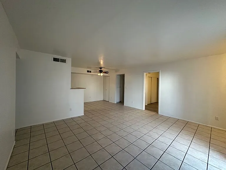 4608 W Maryland Ave #113 — Photo 5