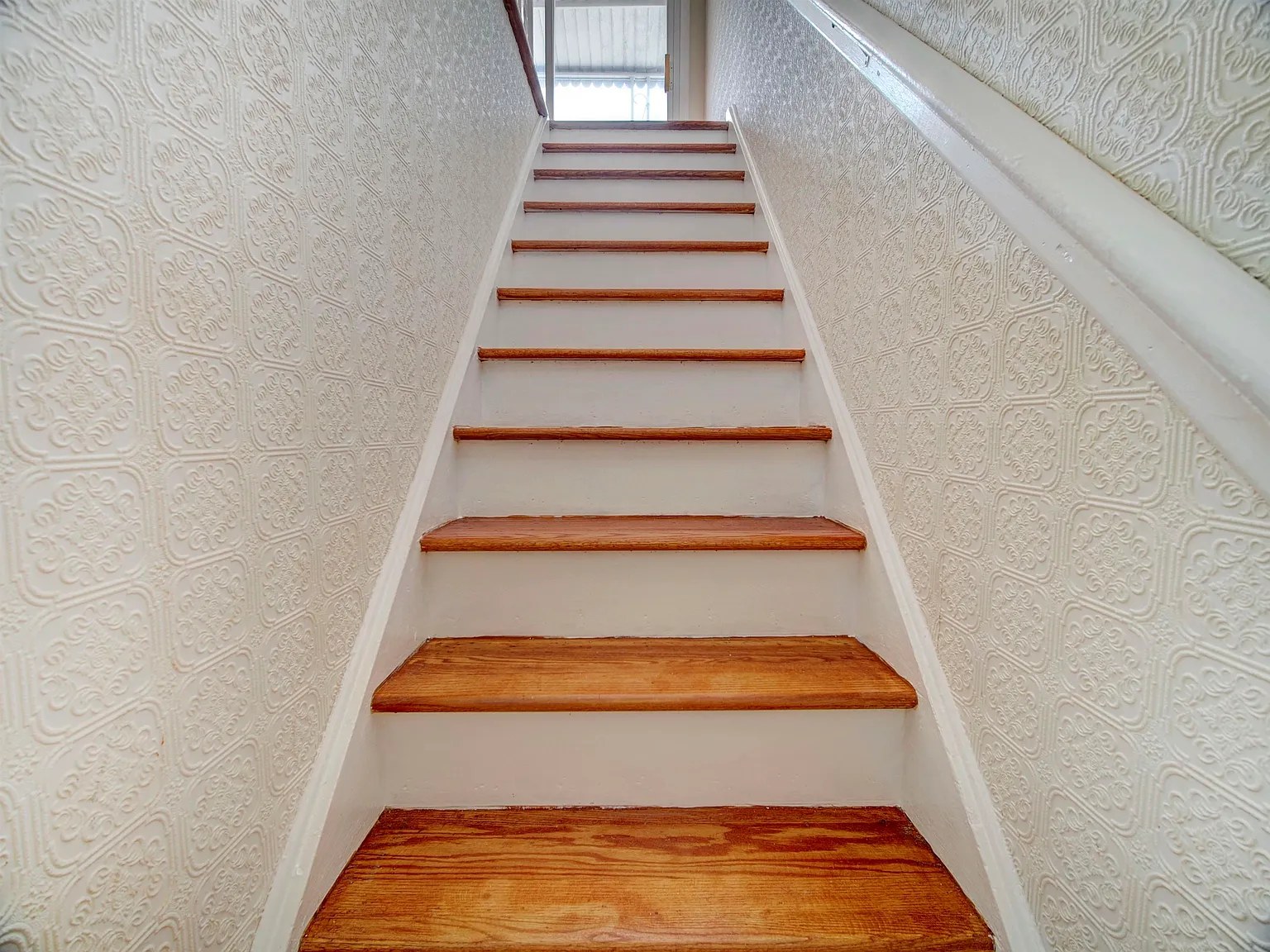 3 bed, 1.0 bath, $3,100 — Photo 2