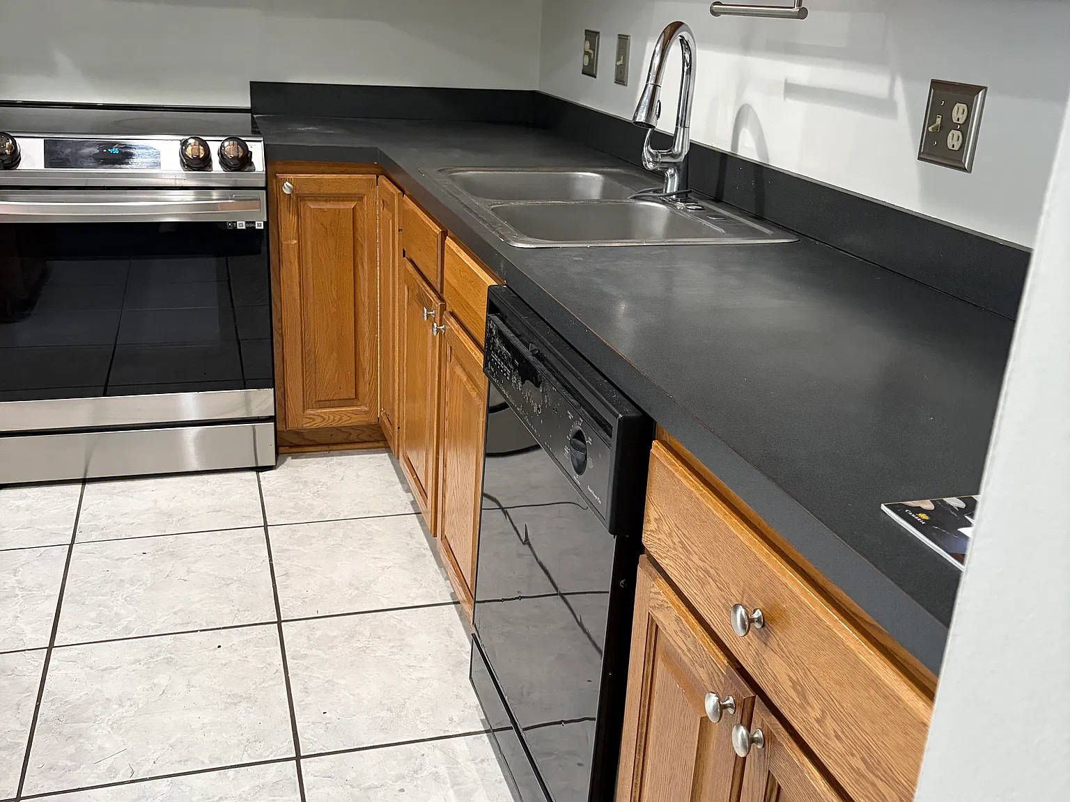 3 bed, 1.5 bath, 1400 sqft, $1,800 — Photo 4