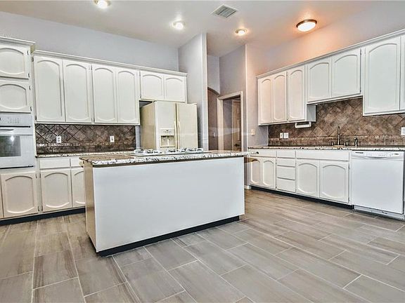 2nd image of 6108 Laguna Vista Dr