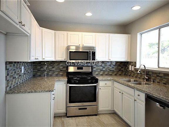 2nd image of 2299 Los Feliz St