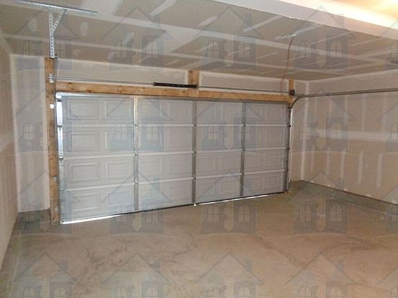 3rd image of 812 Prescot Cir