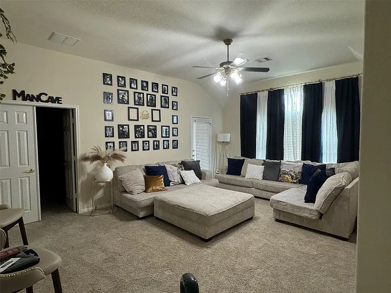 2719 Lake Villa Dr — Photo 15