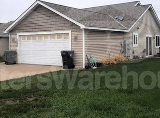 1175 Sugar Pine Ln, New Richmond, WI 54017