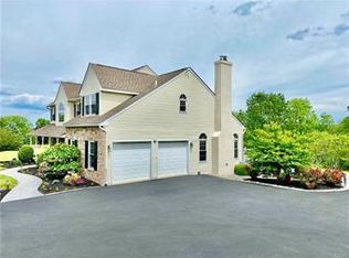 16 Homestead Rd, Kintnersville, PA 18930