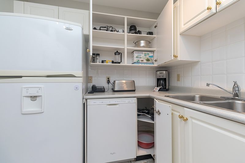 Victoria Apartment for rent - 2 Bedrooms — photo 4