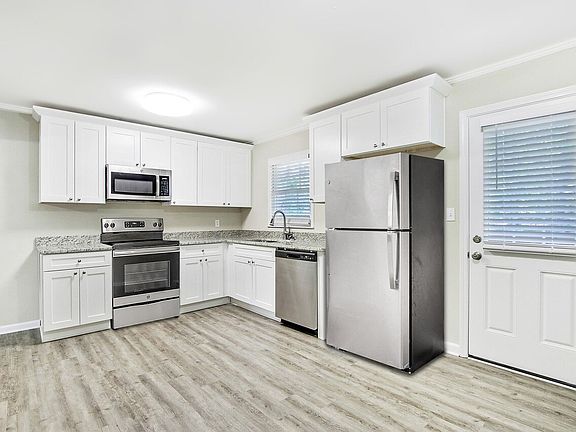 5th image of 5078 Horton Pl