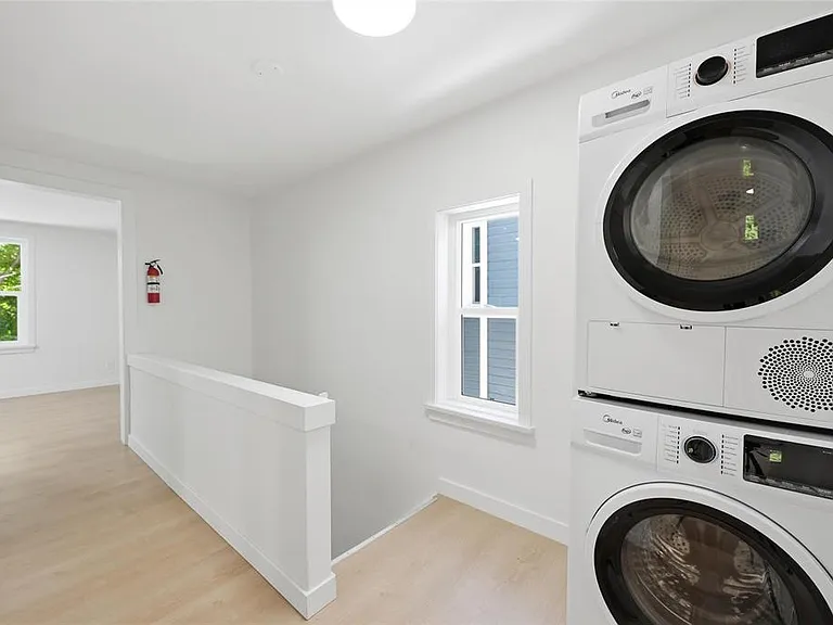 11 Luxton Ave #A — Photo 4