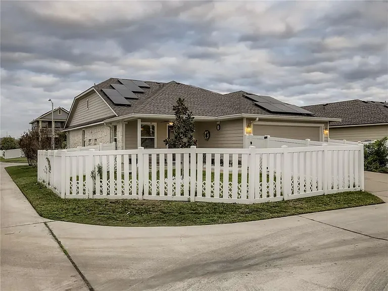 1807 Colorado Bend Dr — Photo 23