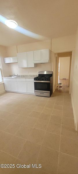 2nd image of 903 Lincoln Avenue