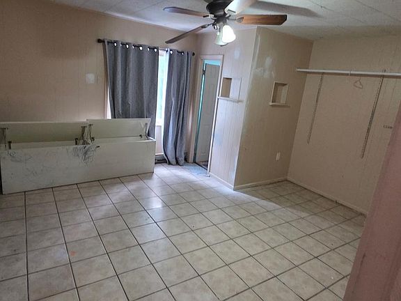 4th image of 2255 41st St
