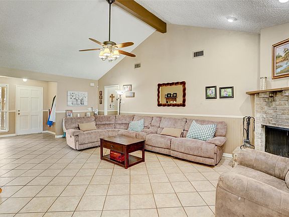 4th image of 1904 Chapel Heights Dr