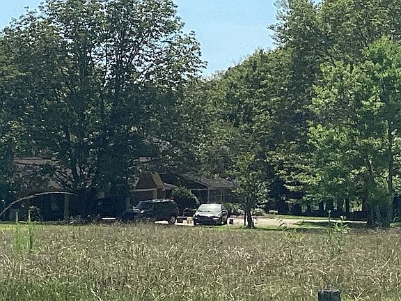 2nd image of 480 Old Farm Ln